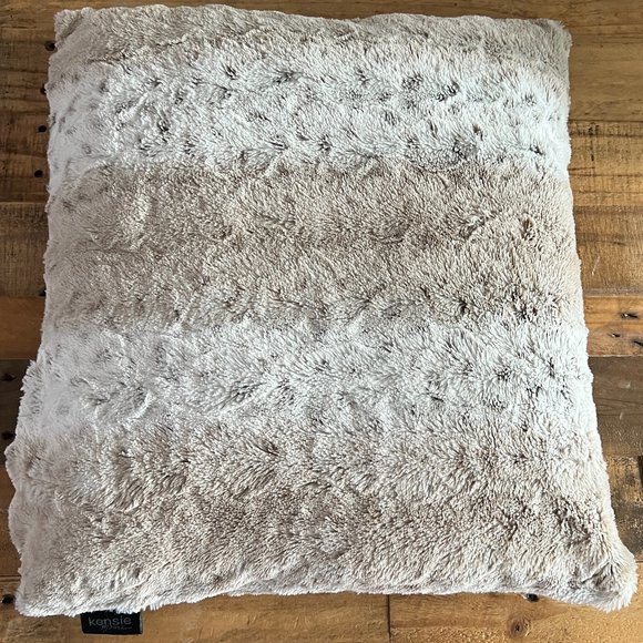 Kensie Home Faux Fur Throw Pillow 18" x 20" - Picture 1 of 2